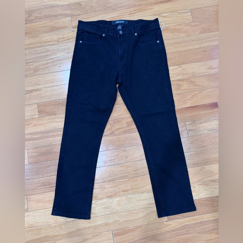 True Luck Black Men’s Straight Leg Jeans 36/30
By True Religion